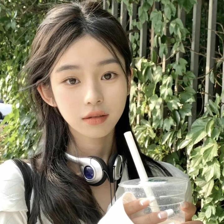 明天,我会成为谁的女友